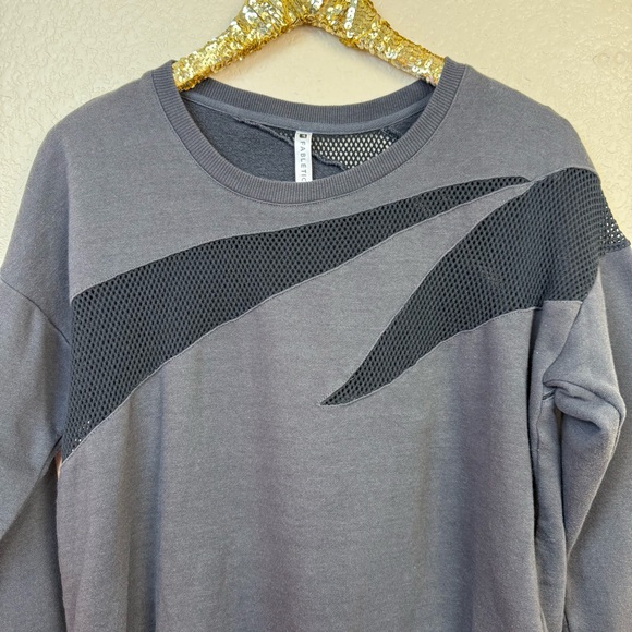 Fabletics • Agon Pullover - Picture 5 of 13